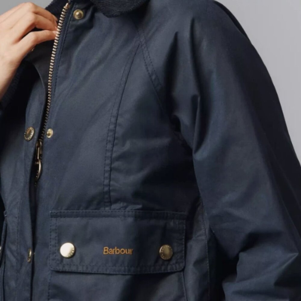 NAVY ~ Barbour Cropped Beadnell Ladies Wax Jacket MSRP$488 British Elegance - Picture 11 of 13